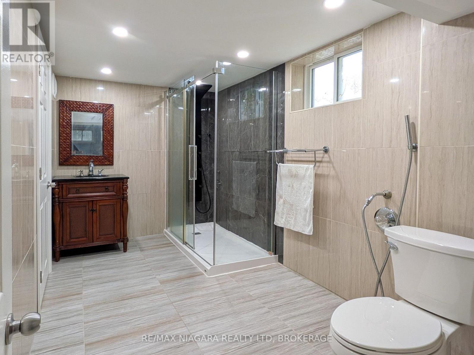 6122 Mayfair Drive, Niagara Falls, Ontario  L2J 1W1 - Photo 26 - X14030006