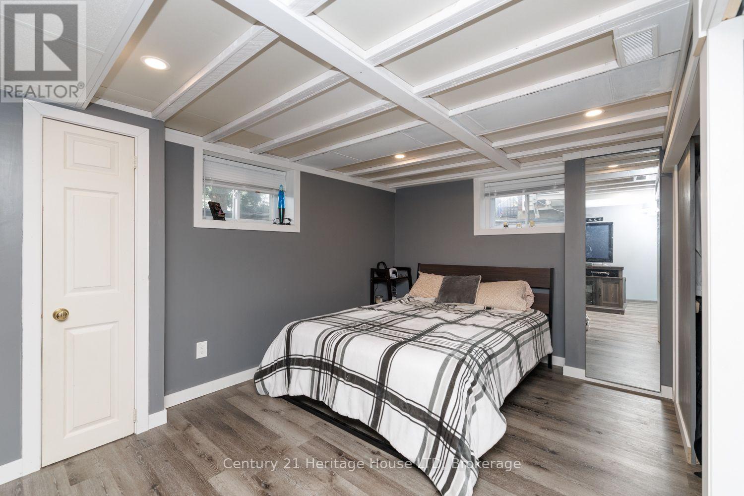 6 Greenock Circle, St. Catharines, Ontario  L2S 1B4 - Photo 31 - X14030434