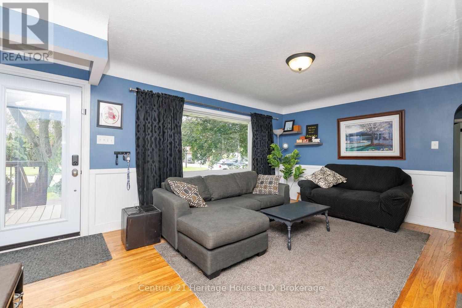 6 Greenock Circle, St. Catharines, Ontario  L2S 1B4 - Photo 7 - X14030434