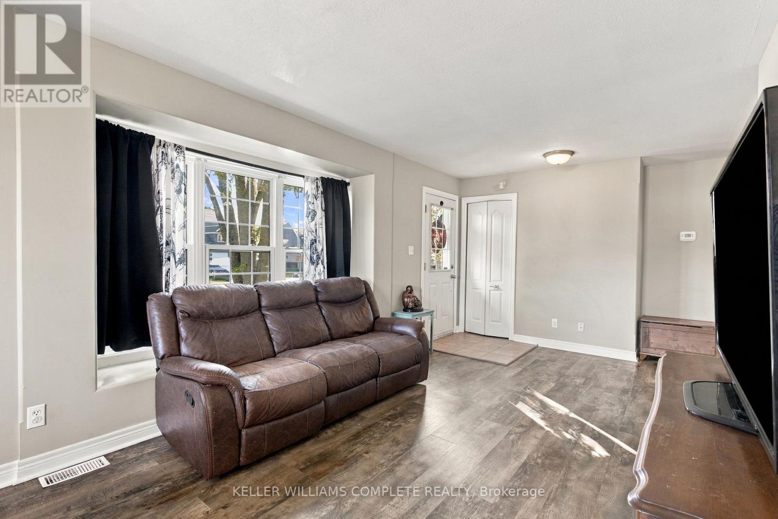 61 Prospect Point Road N, Fort Erie, Ontario  L0S 1N0 - Photo 8 - X14031842