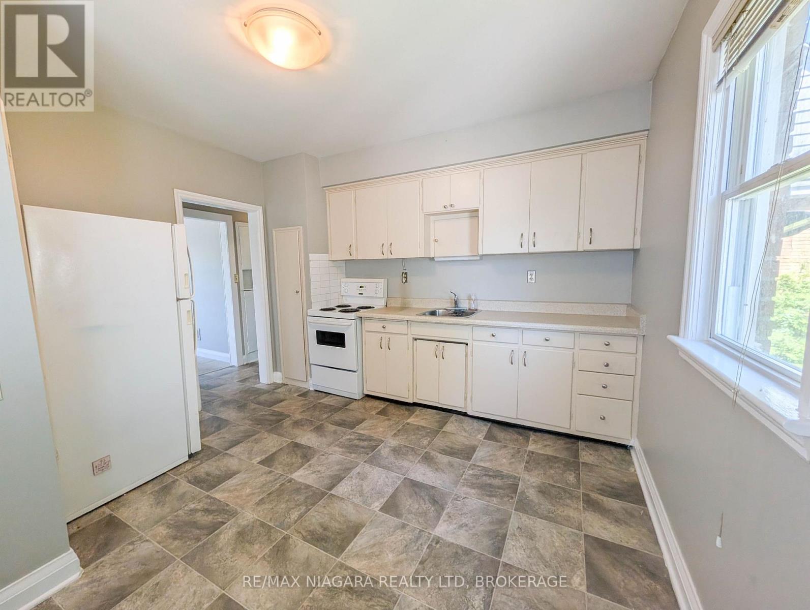 106 Haig Street, St. Catharines, Ontario  L2R 6L2 - Photo 3 - X14032142