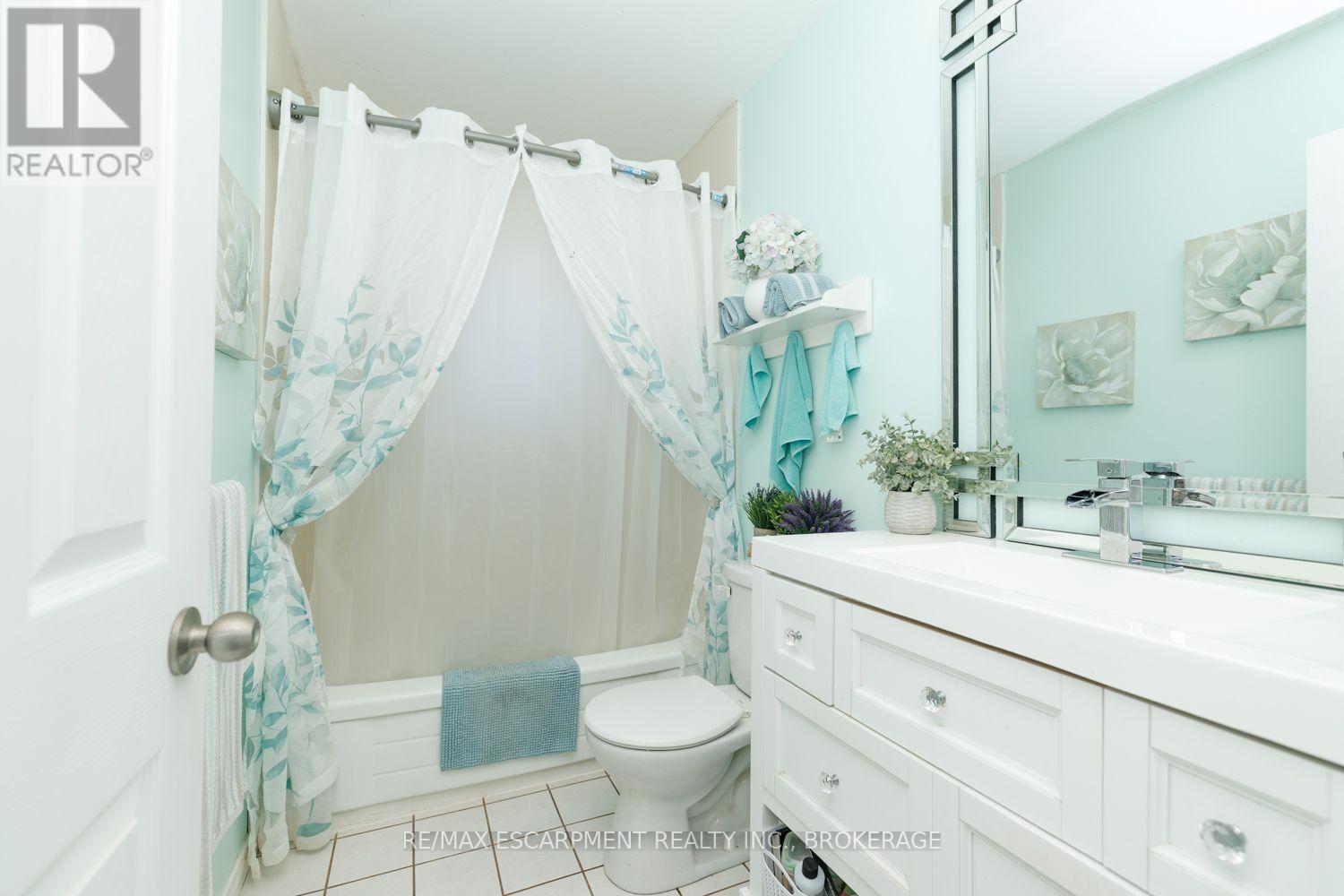 24 Inglewood Court, Grimsby, Ontario  L3M 4S2 - Photo 16 - X14032426