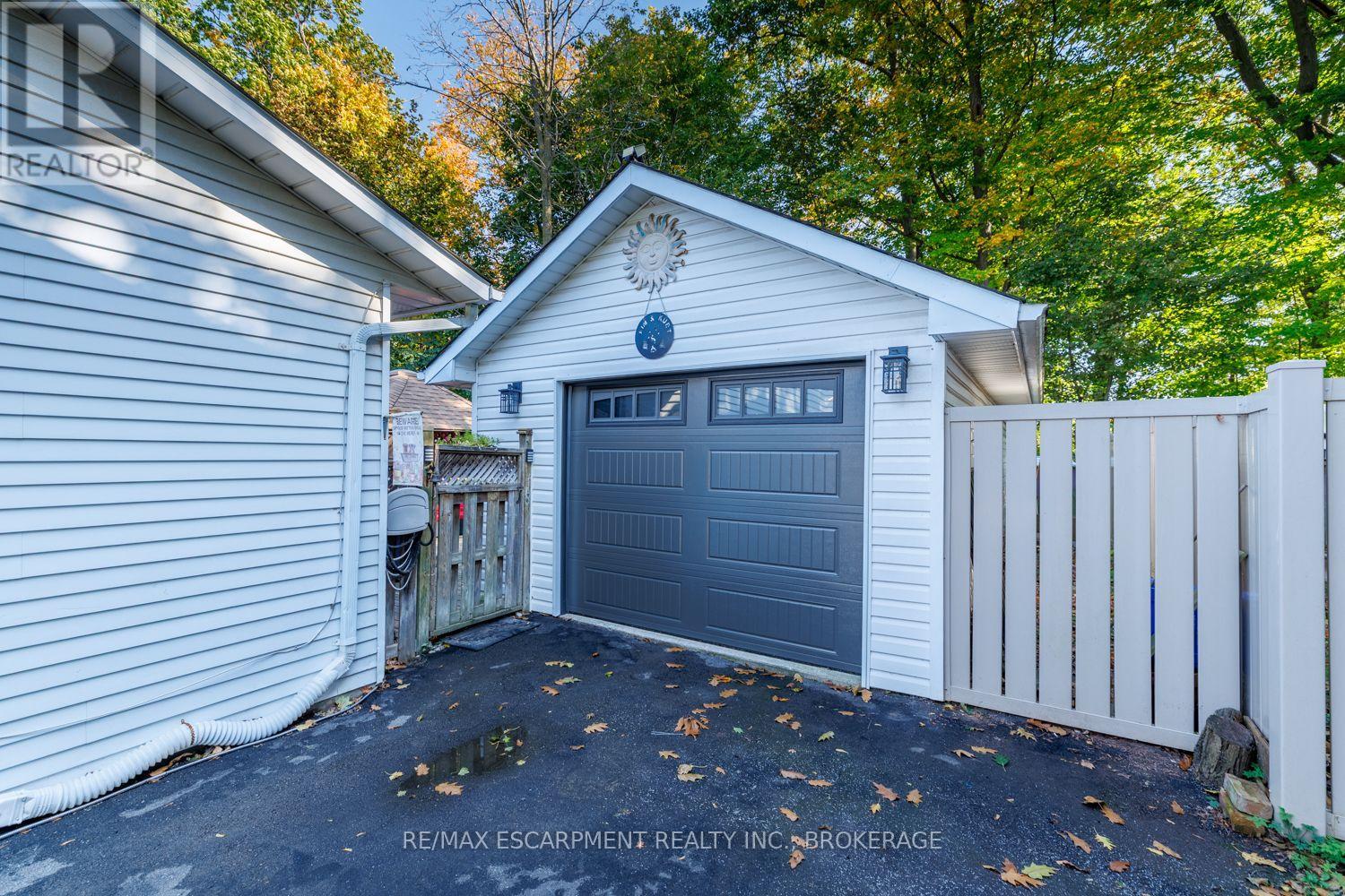 24 Inglewood Court, Grimsby, Ontario  L3M 4S2 - Photo 7 - X14032426