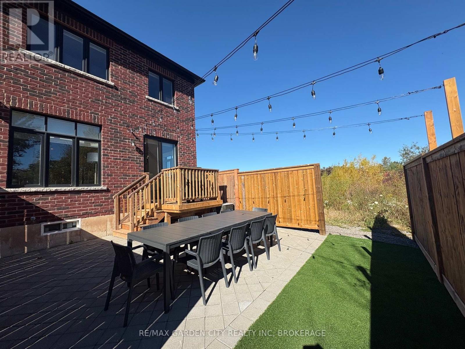 7460 Baycrest Common, Niagara Falls, Ontario  L2G 7V7 - Photo 2 - X14032784