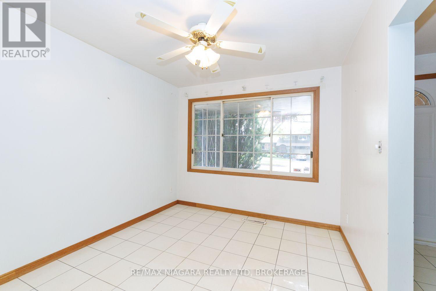 4344 Pettit Avenue, Niagara Falls, Ontario  L2E 6K8 - Photo 4 - X14033666