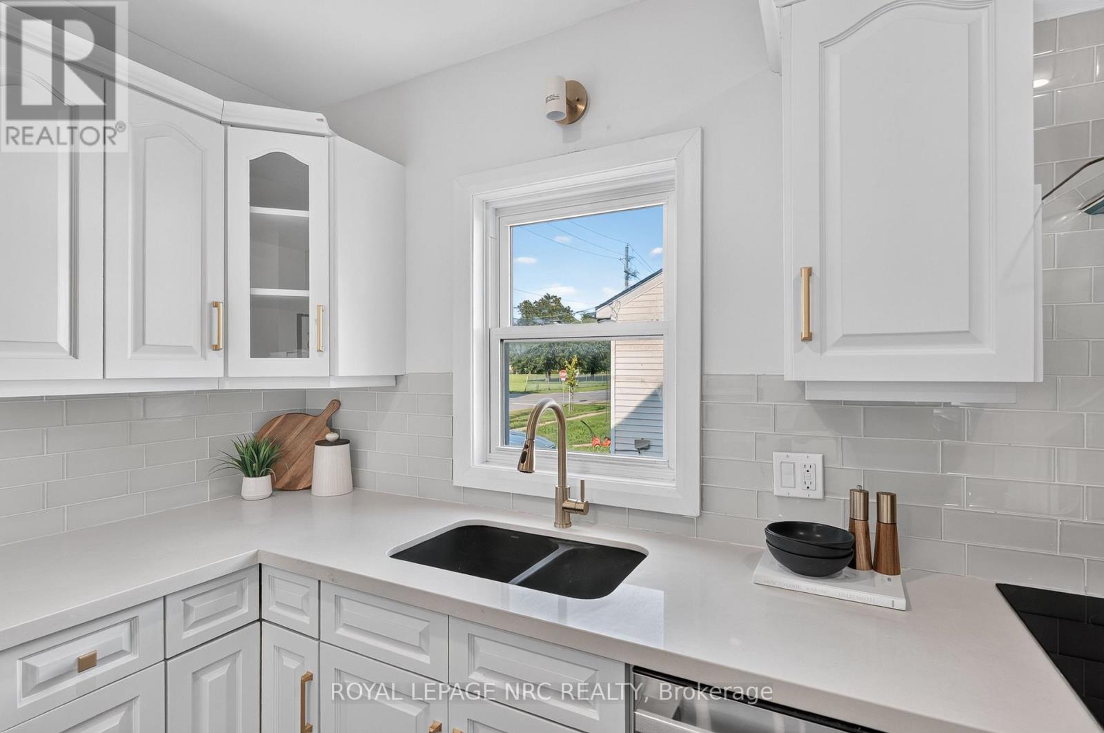 12 Admiral Road, St. Catharines, Ontario  L2P 1G5 - Photo 21 - X14034460
