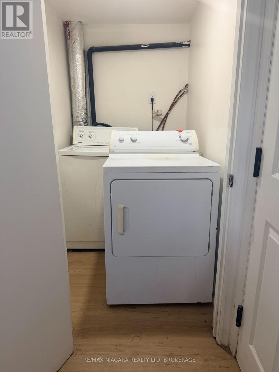 Lower Unit - 210 Mackan Street, Thorold, Ontario  L2V 1G7 - Photo 11 - X14079804