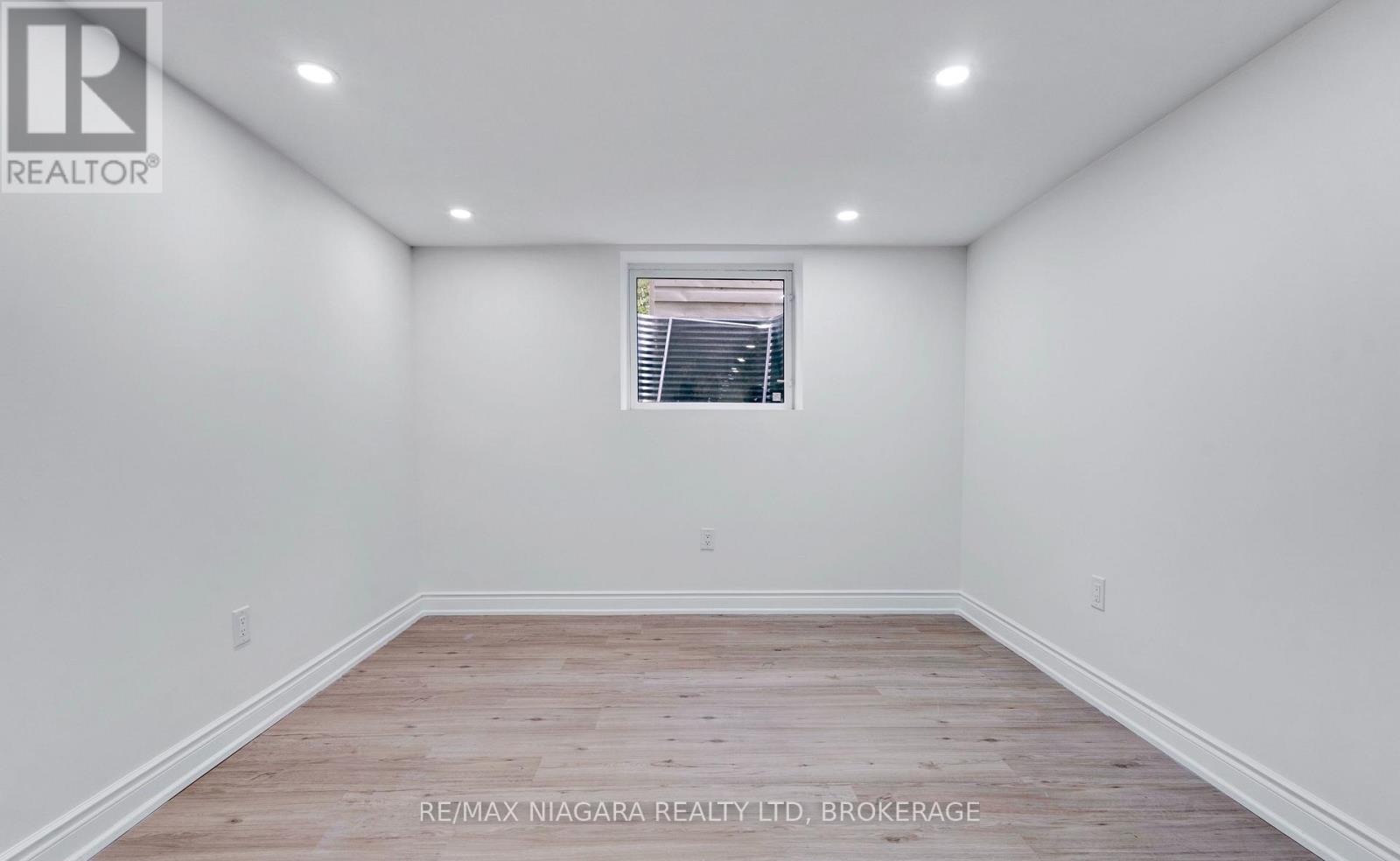 Lower Unit - 210 Mackan Street, Thorold, Ontario  L2V 1G7 - Photo 3 - X14079804