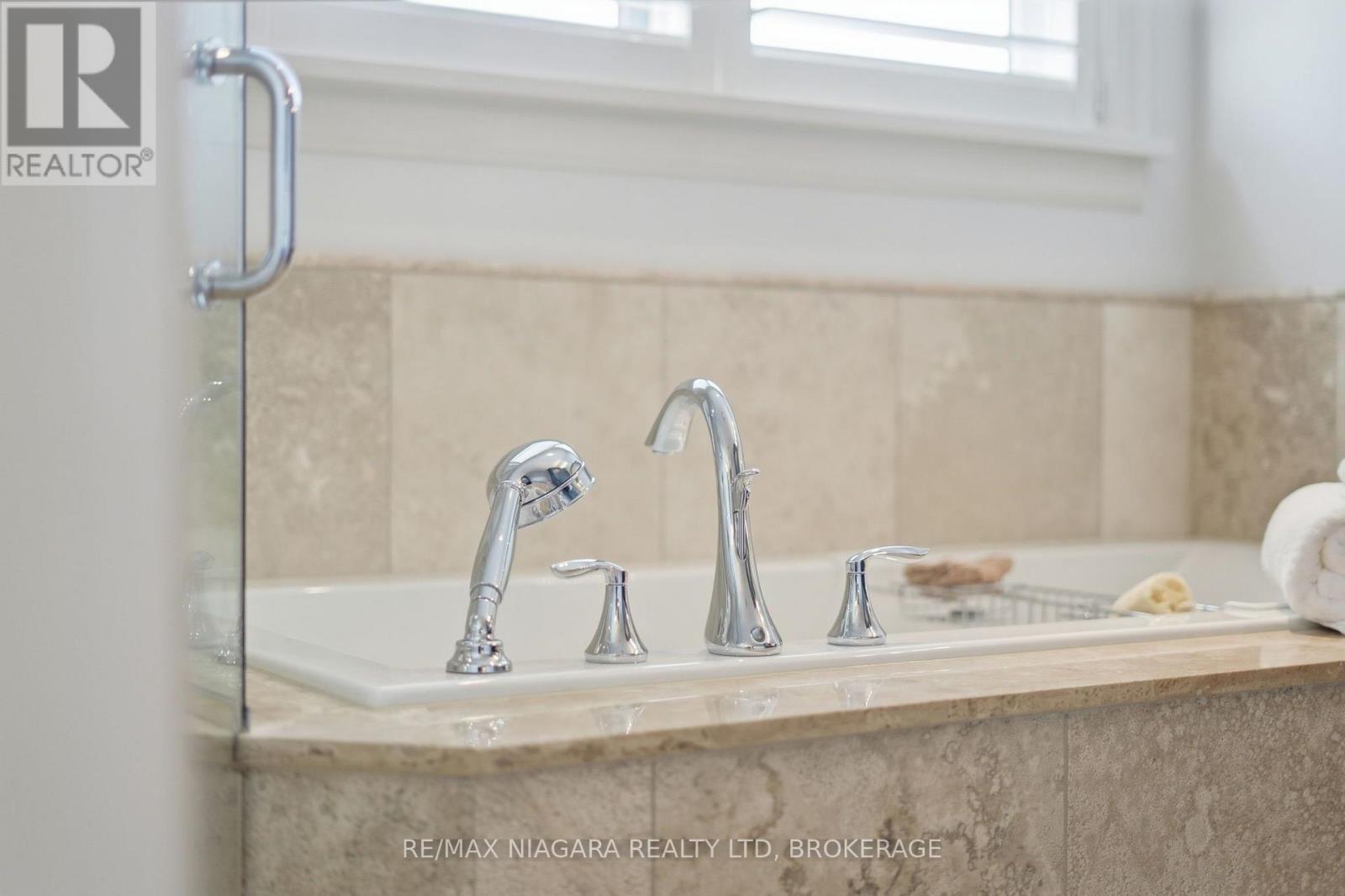 13 Royal Henley Boulevard, St. Catharines, Ontario  L2N 4R7 - Photo 22 - X14080586