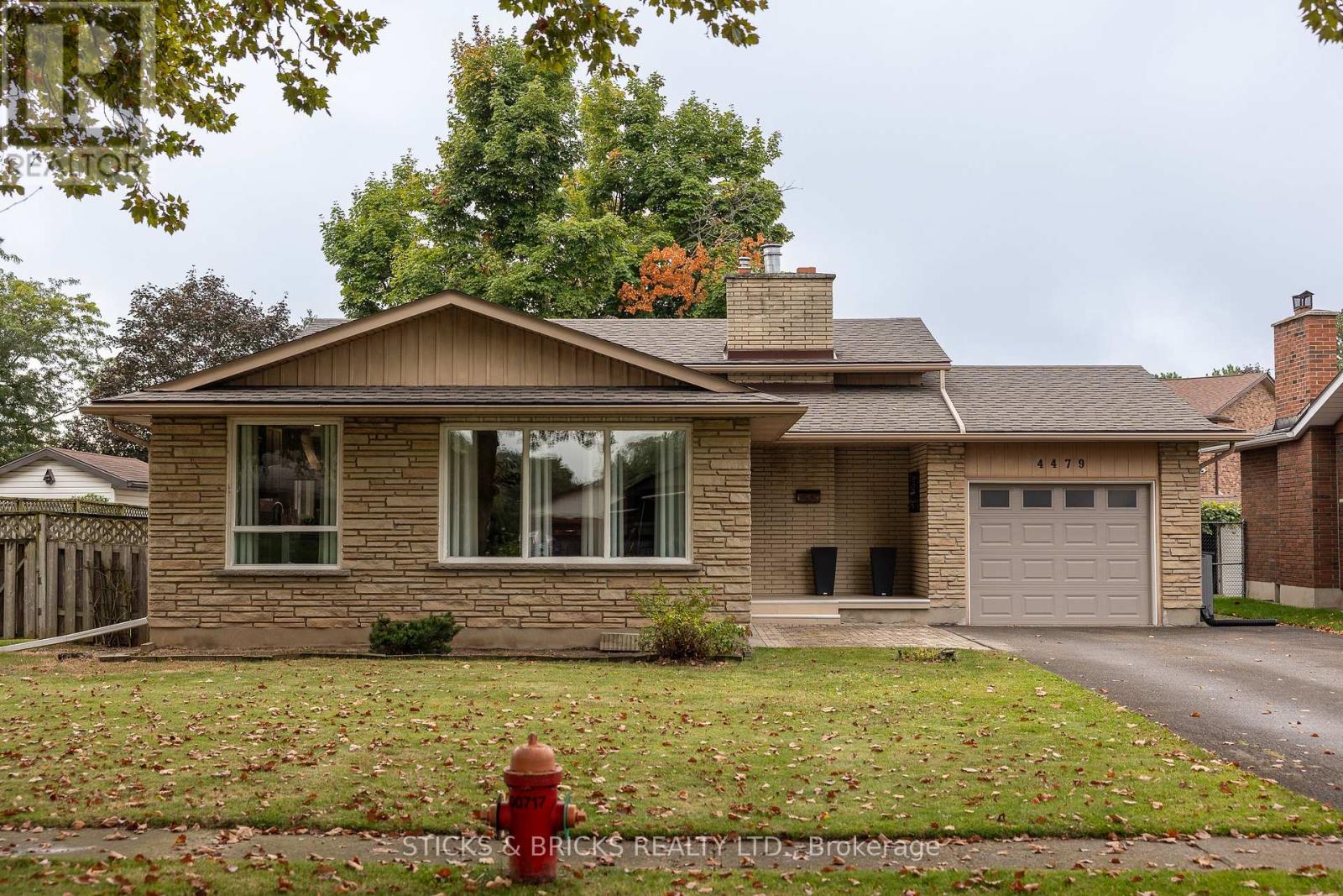 4479 Mitchell Avenue, Niagara Falls, Ontario  L2E 6R6 - Photo 2 - X14080698