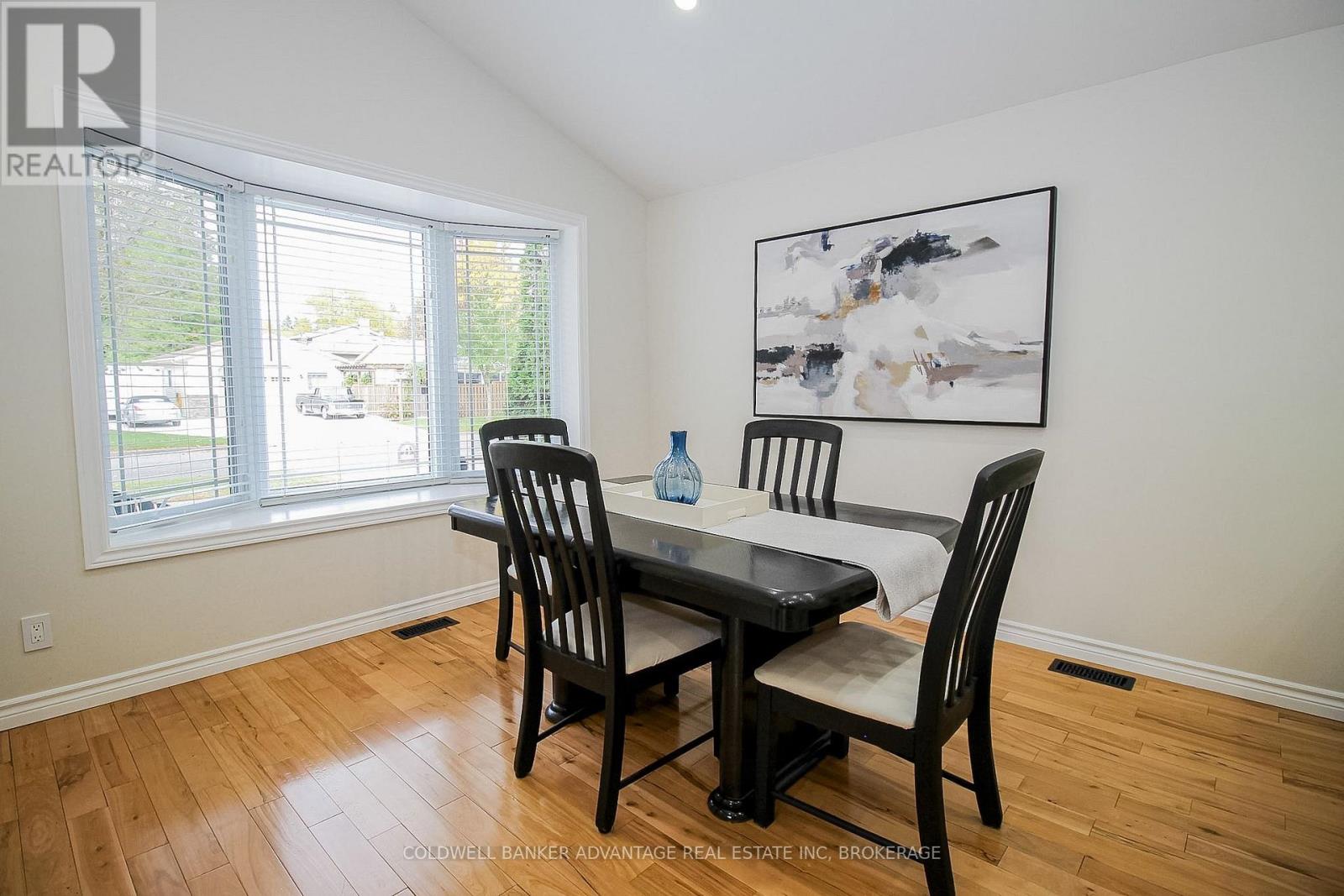 11 Fallingbrook Drive, Pelham, Ontario  L3E 0E4 - Photo 11 - X14081052