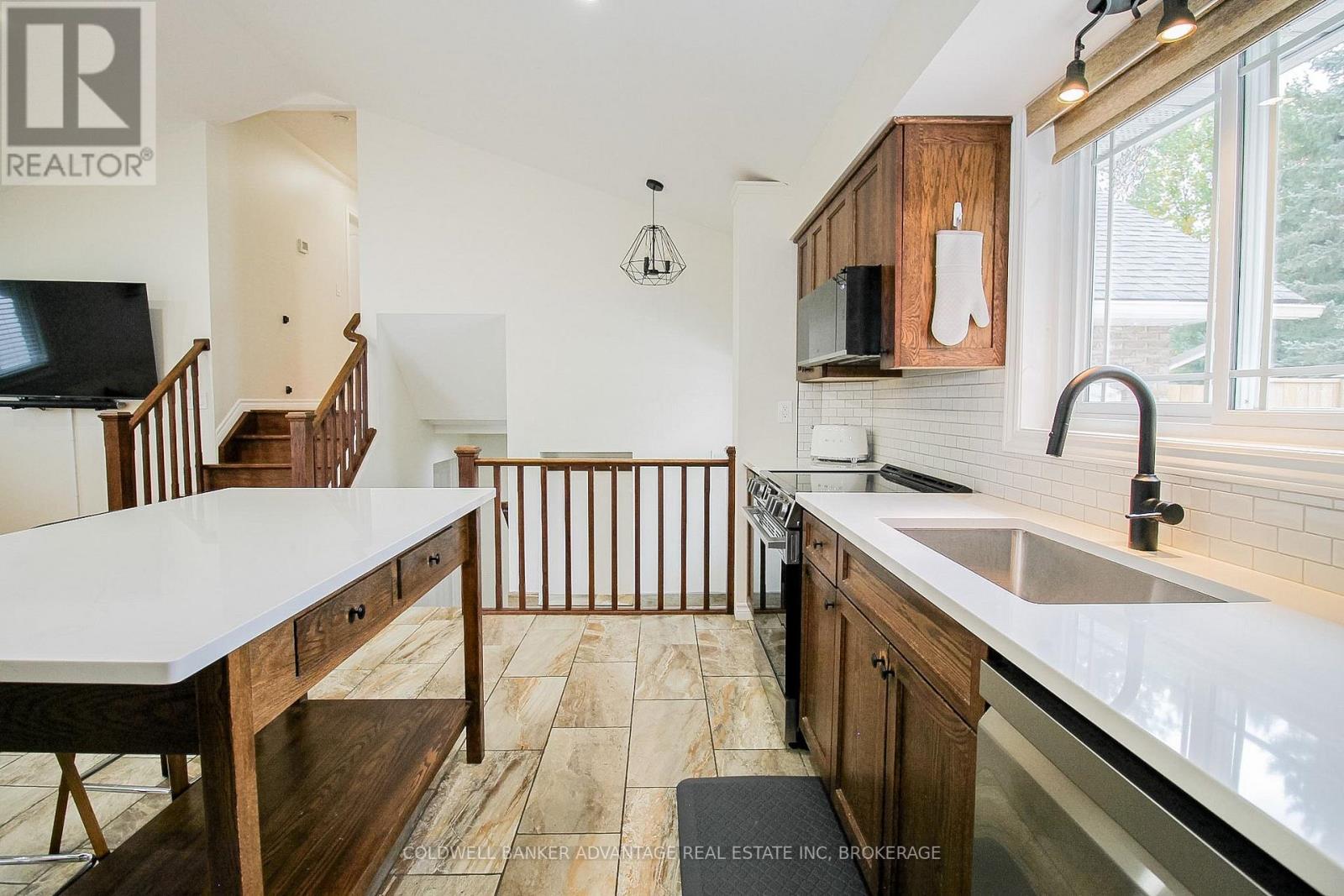 11 Fallingbrook Drive, Pelham, Ontario  L3E 0E4 - Photo 8 - X14081052