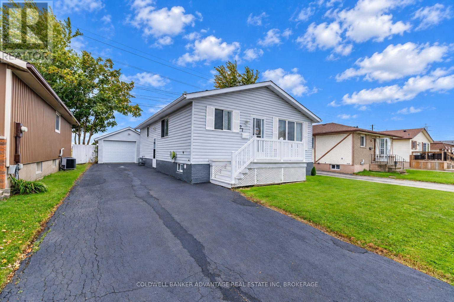 27 CHANTAL COURT, Welland, Ontario