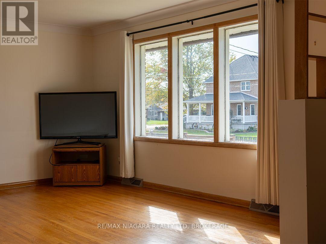 109 Hampton Avenue, Port Colborne, Ontario  L3K 5R9 - Photo 8 - X14081516