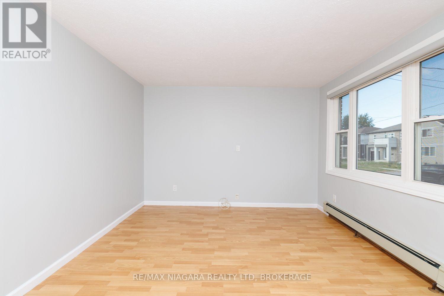 210 Taylor Street, Thorold, Ontario  L2V 1C3 - Photo 5 - X14081594