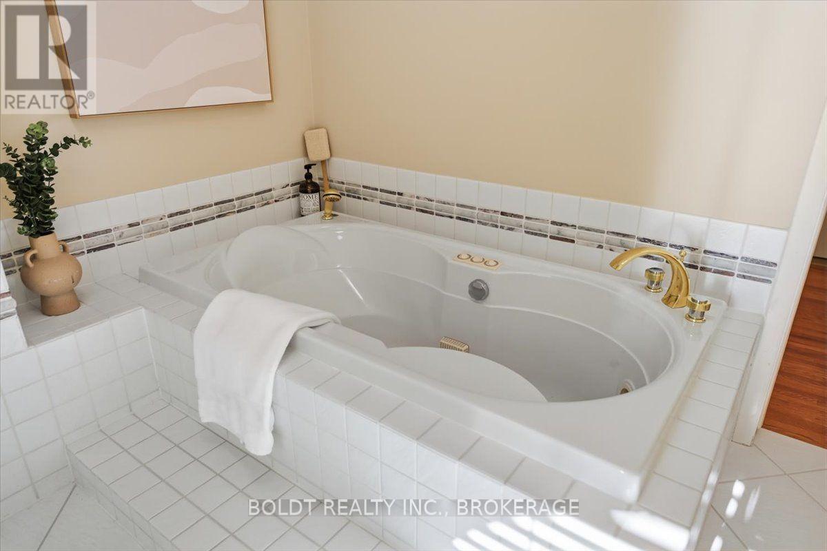 290 Riverview Boulevard, St. Catharines, Ontario  L2T 3N4 - Photo 32 - X14083006