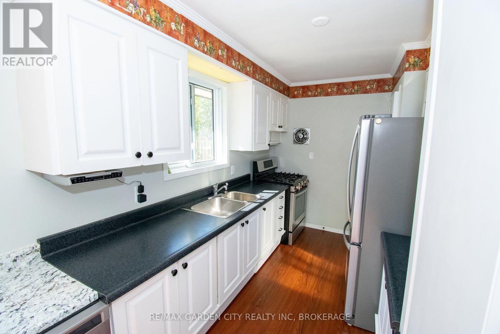 15 Karen Crescent, Grimsby, Ontario  L3M 2E3 - Photo 10 - X14084666