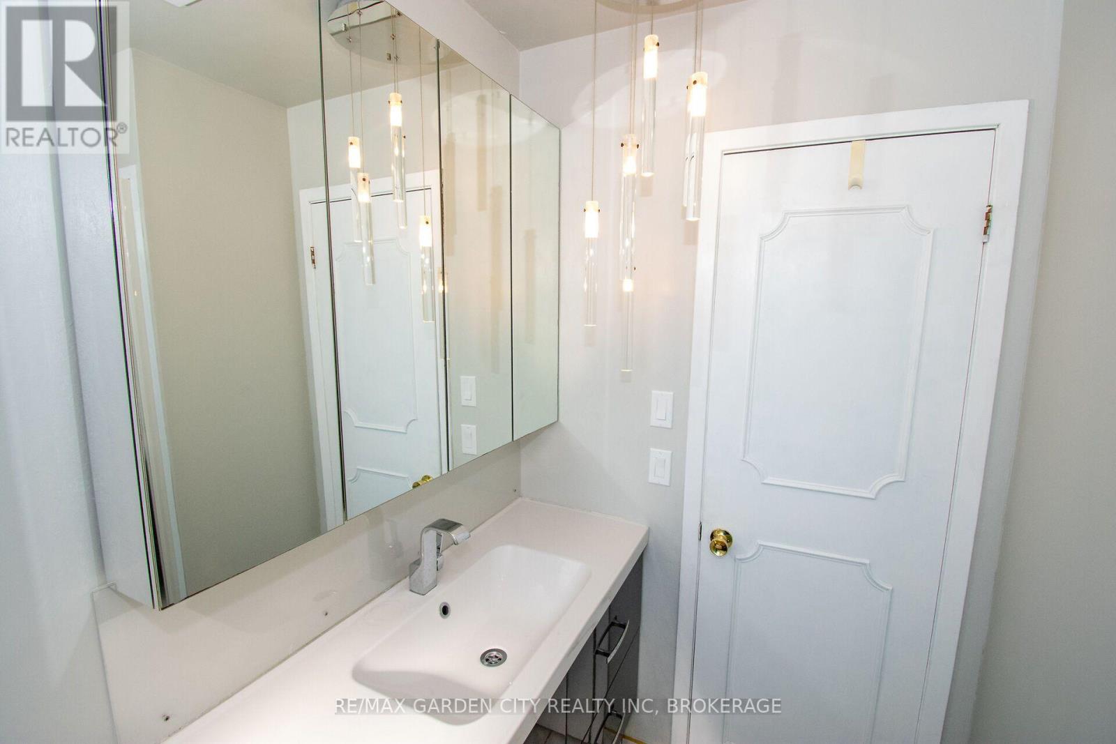 15 Karen Crescent, Grimsby, Ontario  L3M 2E3 - Photo 24 - X14084666