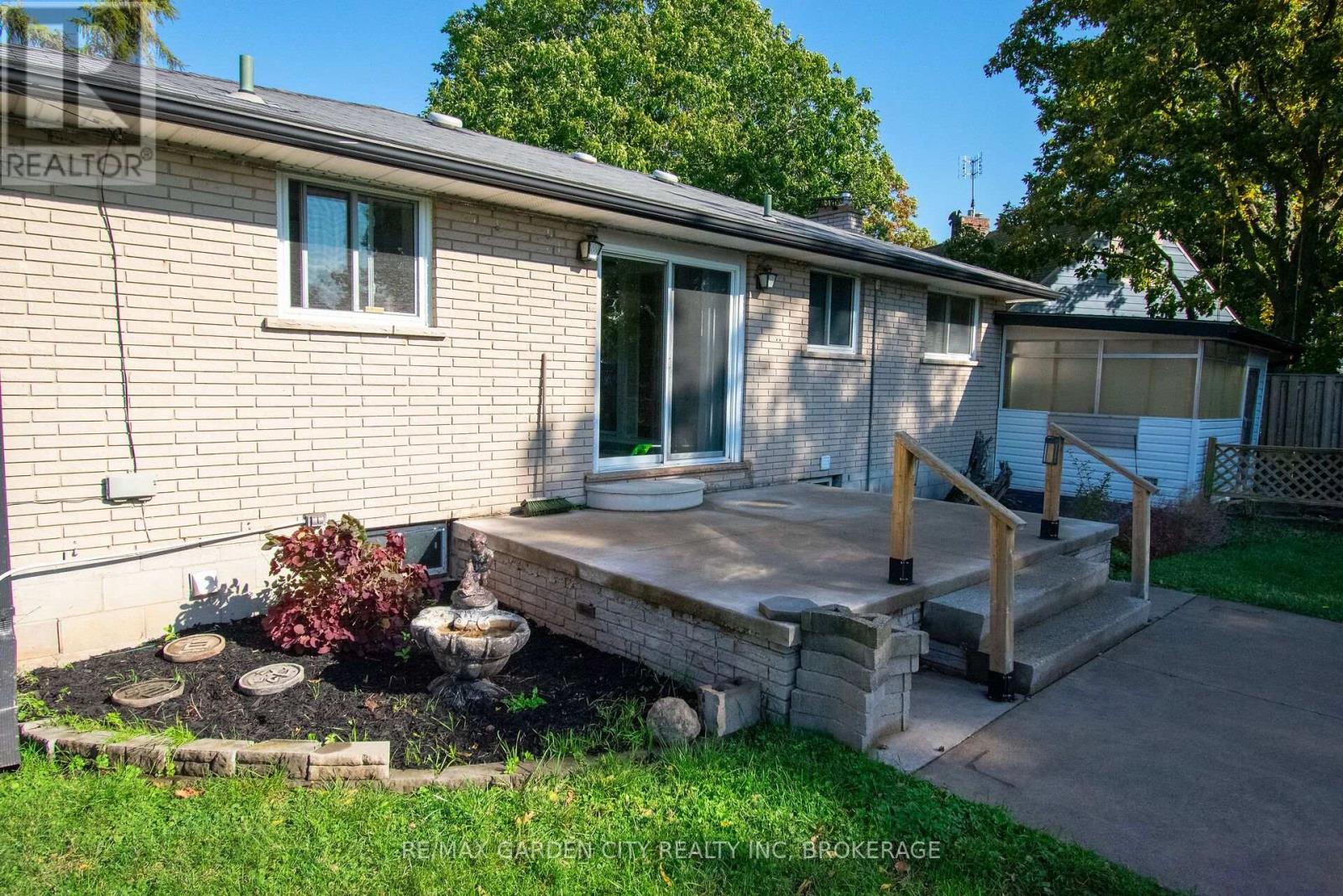 15 Karen Crescent, Grimsby, Ontario  L3M 2E3 - Photo 49 - X14084666