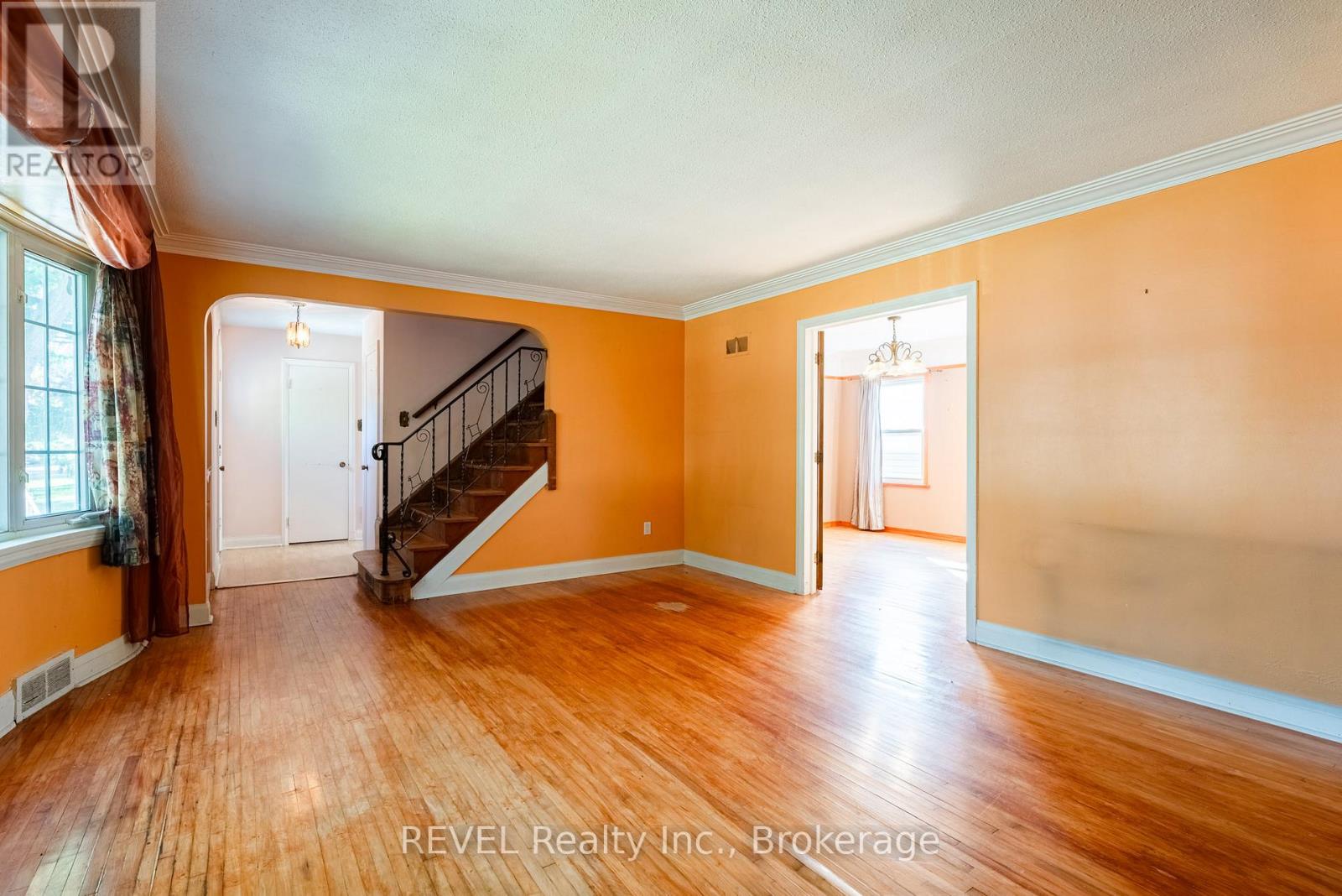 7044 Leeming Street, Niagara Falls, Ontario  L2G 1L3 - Photo 12 - X14085406