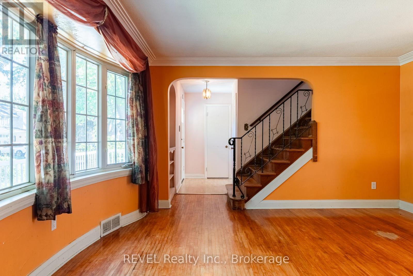 7044 Leeming Street, Niagara Falls, Ontario  L2G 1L3 - Photo 13 - X14085406