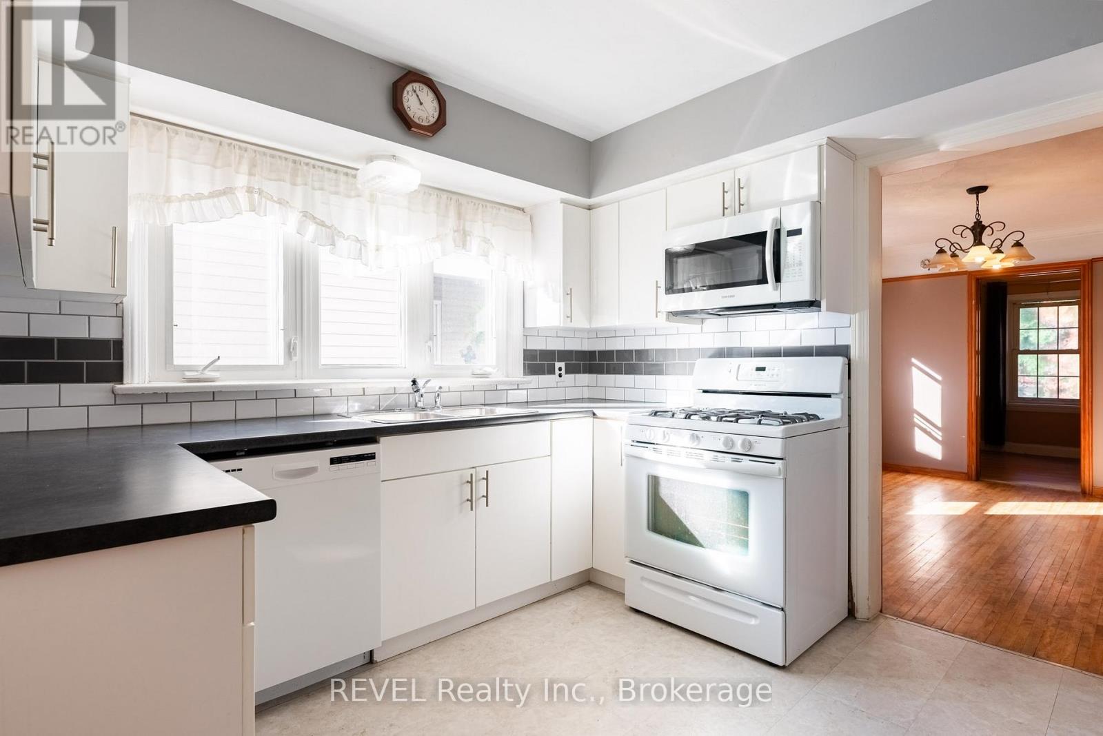7044 Leeming Street, Niagara Falls, Ontario  L2G 1L3 - Photo 22 - X14085406