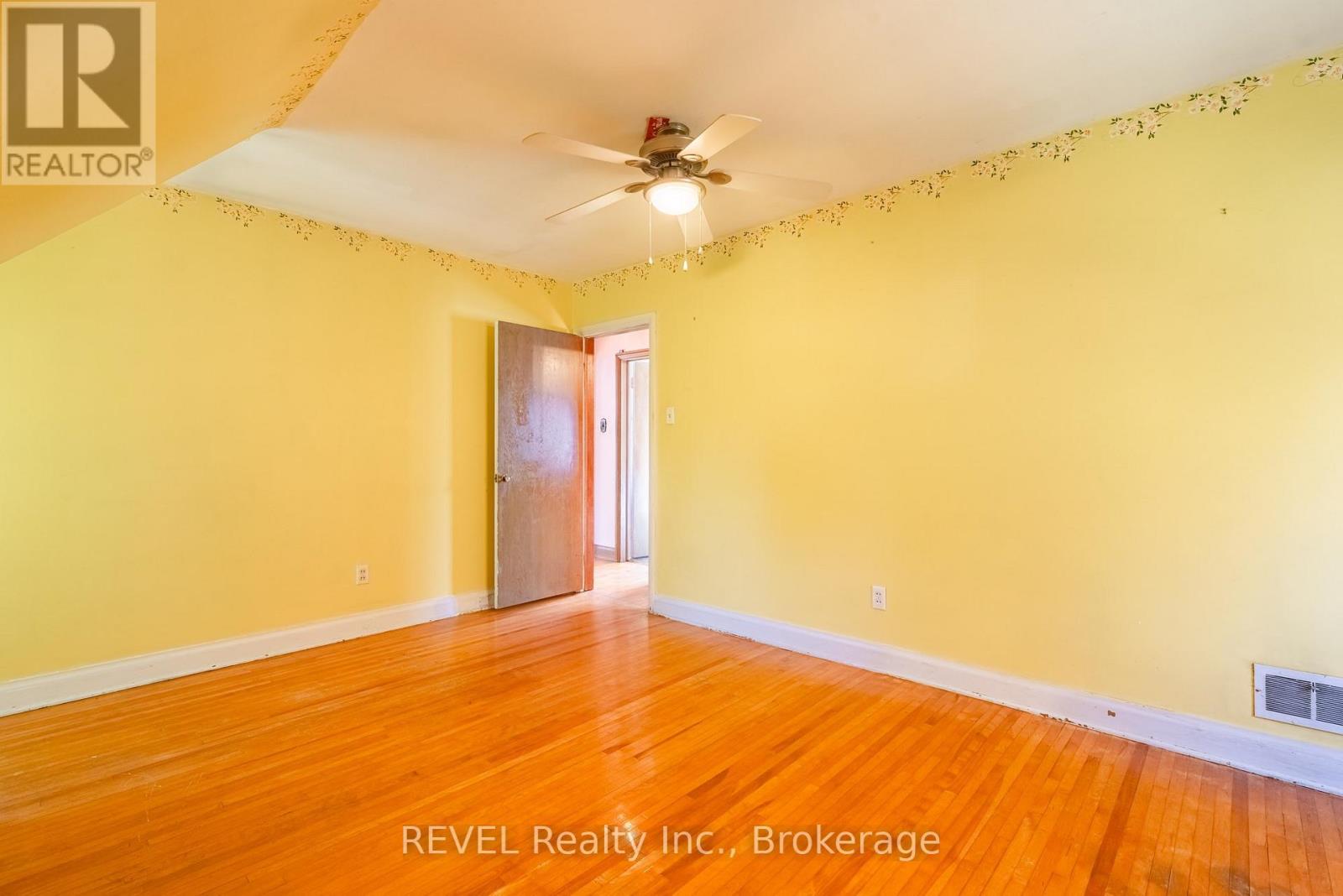 7044 Leeming Street, Niagara Falls, Ontario  L2G 1L3 - Photo 36 - X14085406