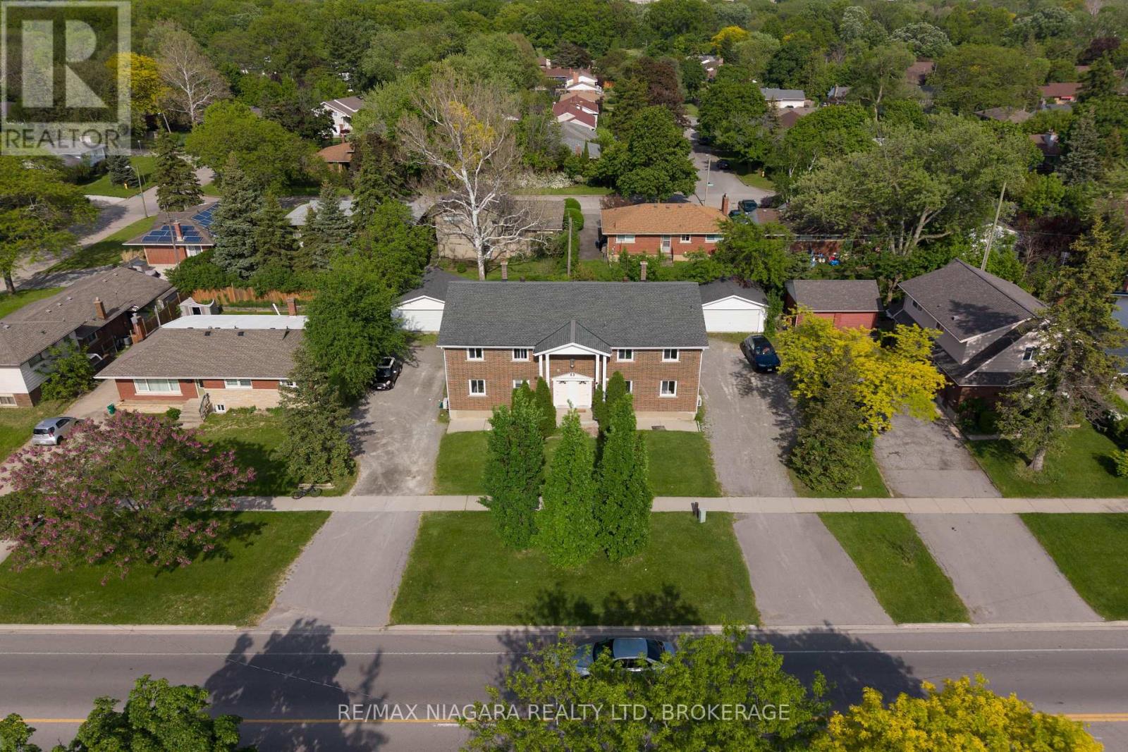 293-295 Glenridge Avenue, St. Catharines, Ontario  L2T 3K5 - Photo 3 - X14085754