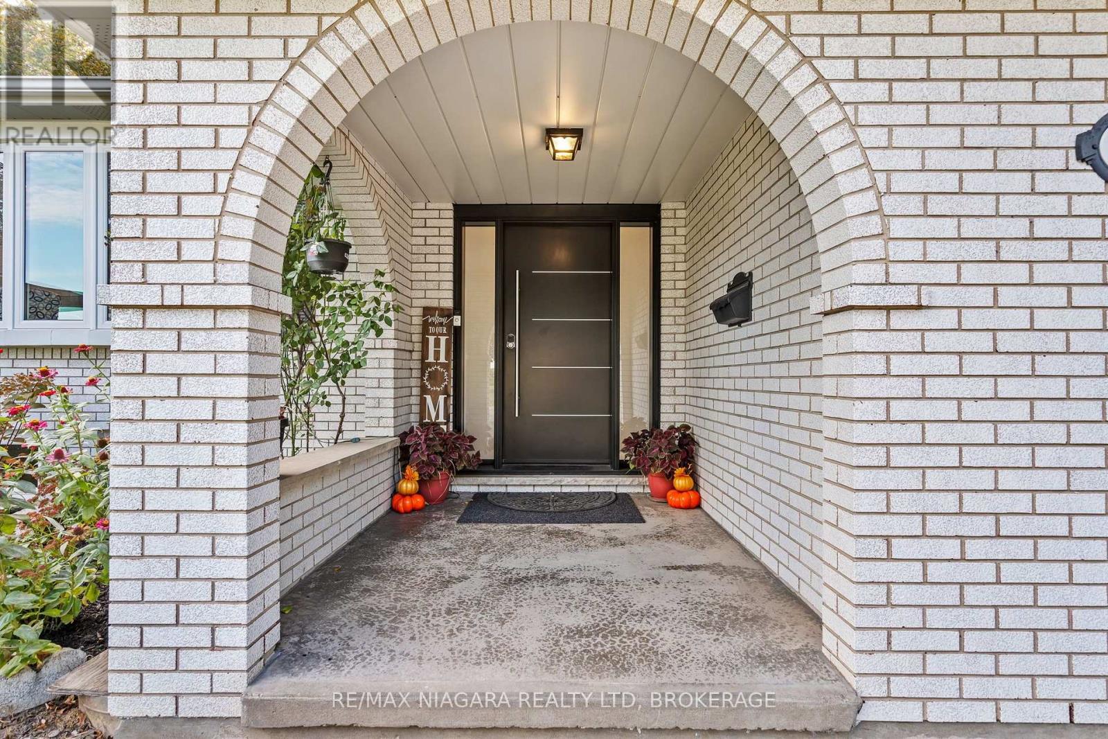 31 Jessica Drive, St. Catharines, Ontario  L2M 6V9 - Photo 3 - X14088674
