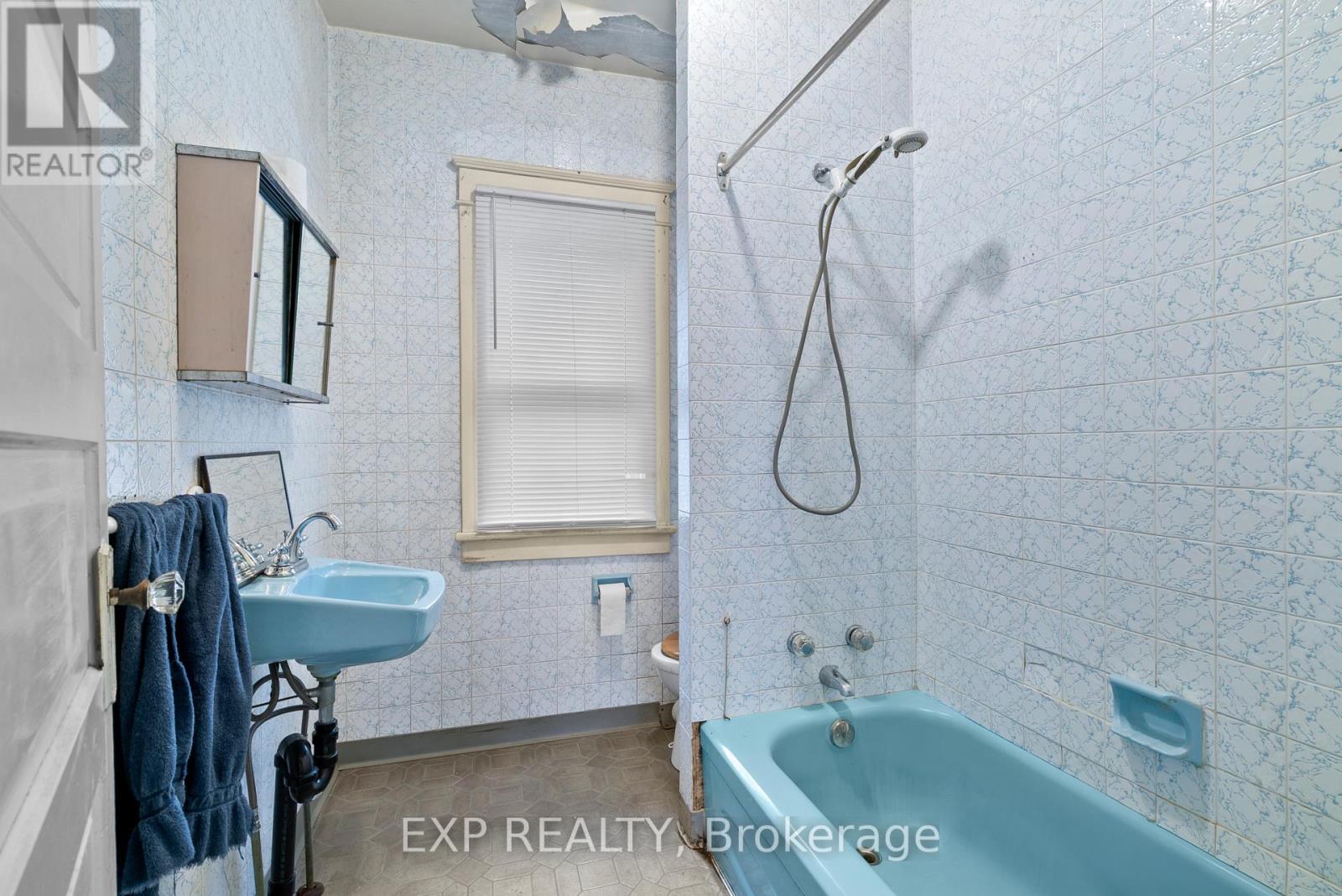6440 Ker Street, Niagara Falls, Ontario  L2G 1X8 - Photo 9 - X14088798