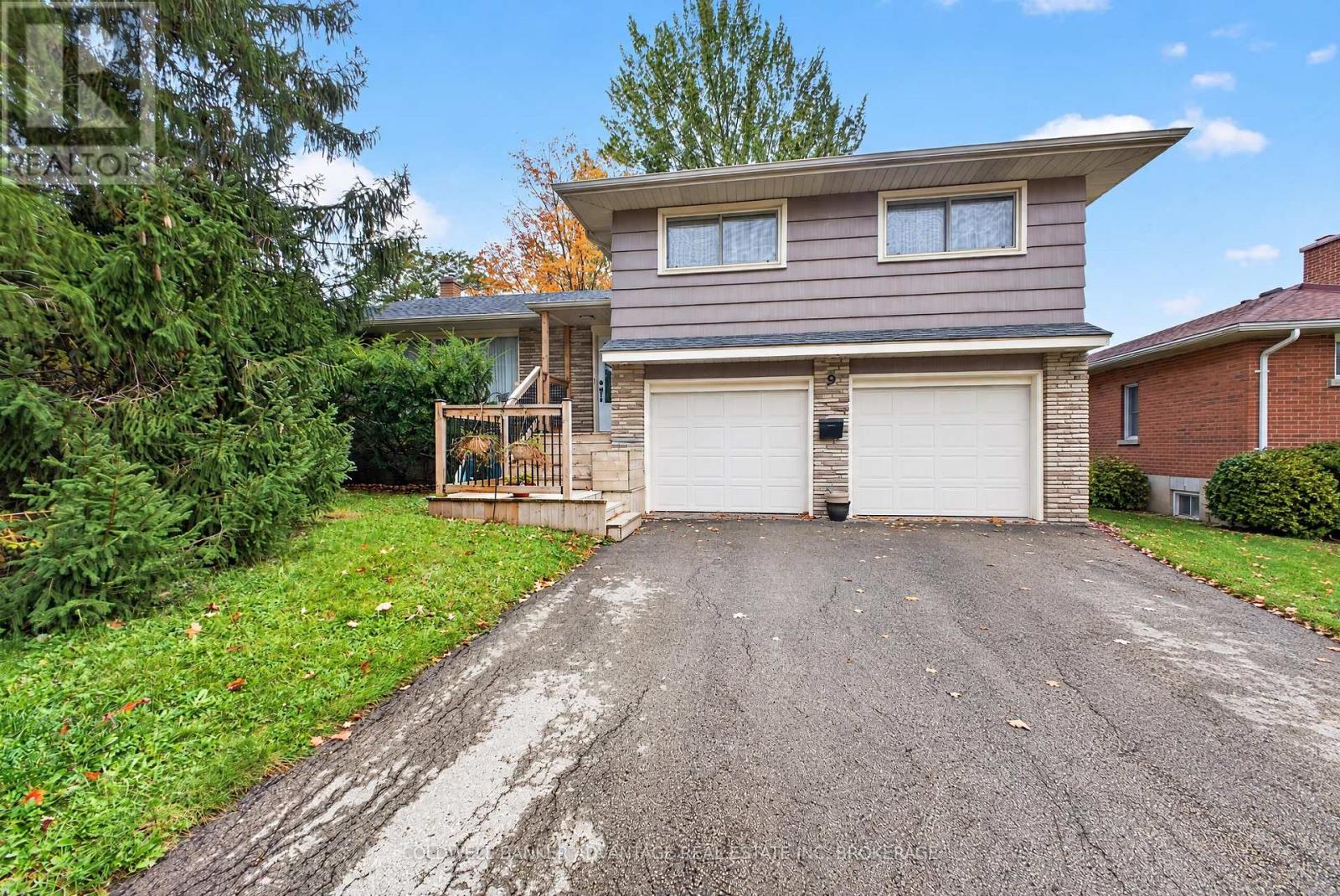 9 Springhead Gardens, Welland, Ontario  L3C 5A7 - Photo 2 - X14090552