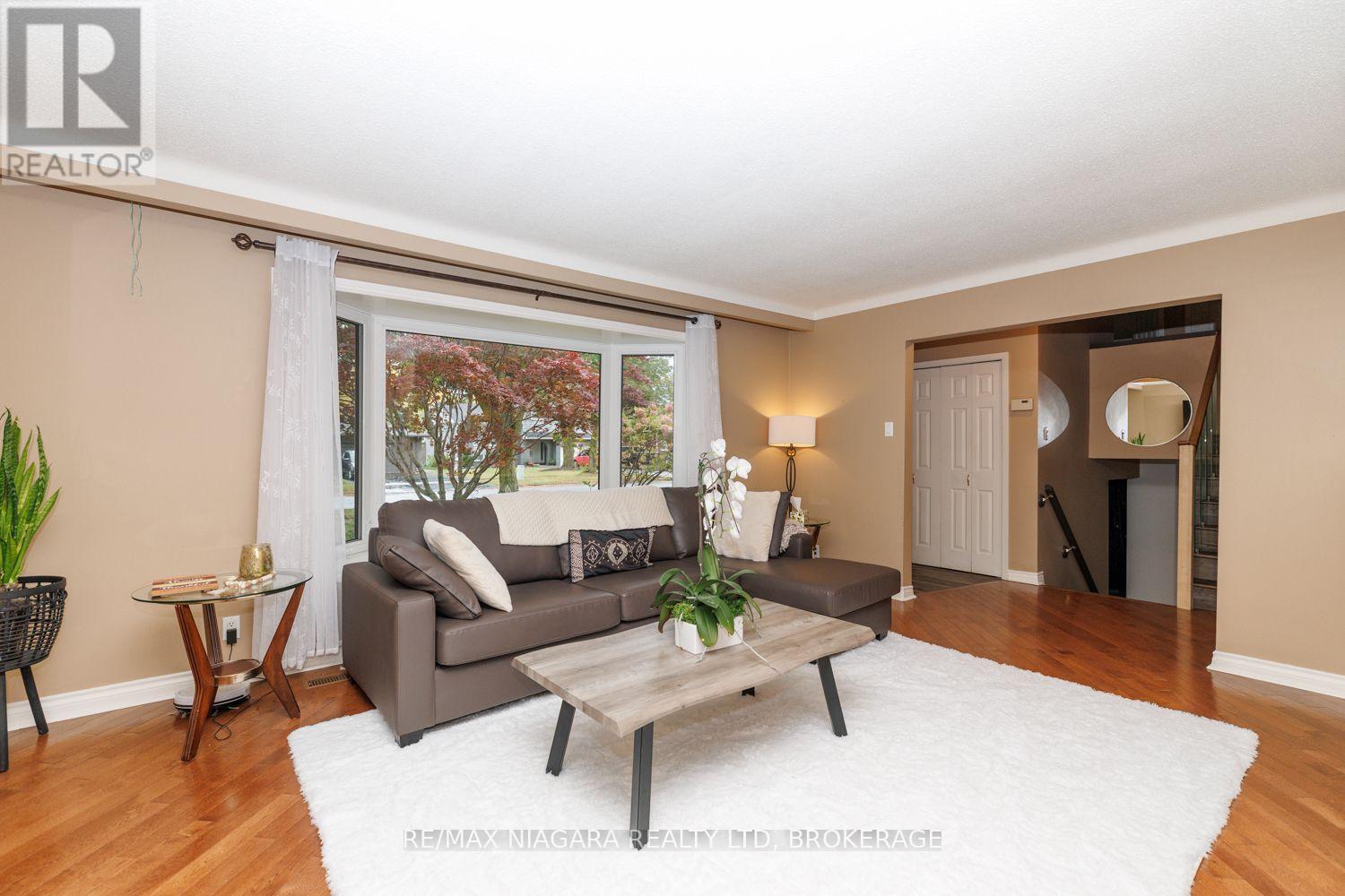3360 Baker Crescent, Niagara Falls, Ontario  L2J 3L9 - Photo 4 - X14091150