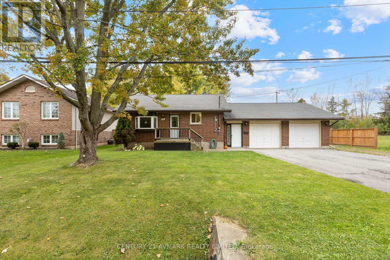 451 Argyle Road, Fort Erie, Ontario  L2A 4K9 - Photo 2 - X14092376