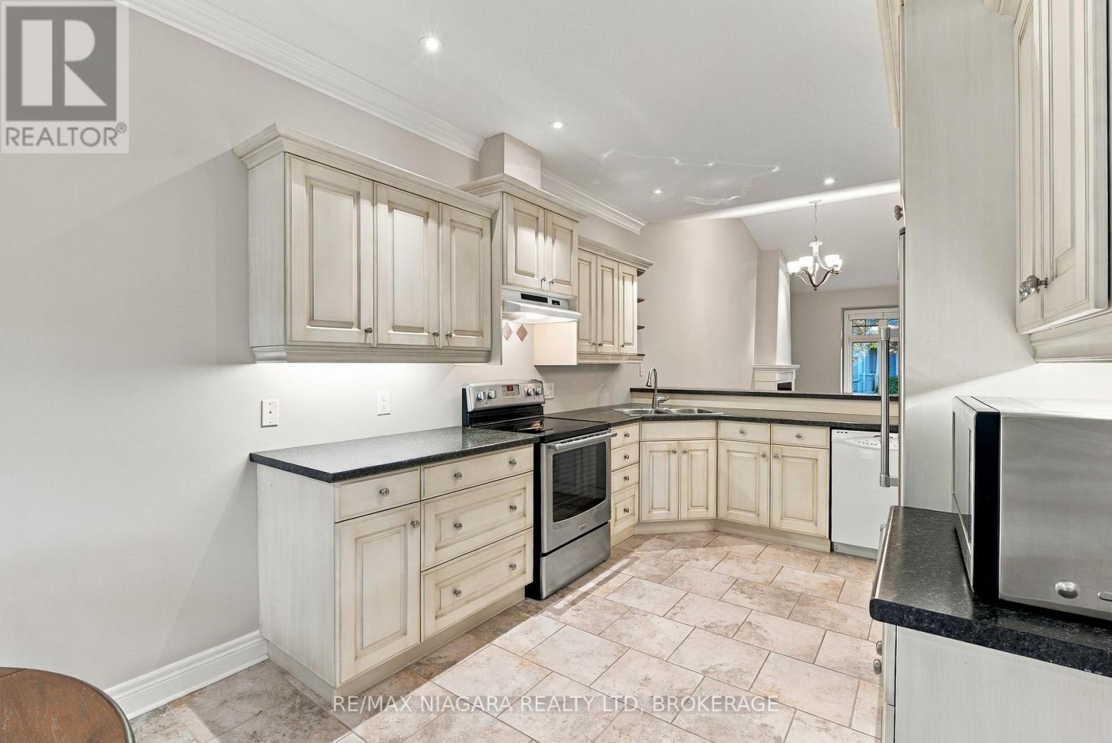 17 - 92 Loretta Drive, Niagara-On-The-Lake, Ontario  L0S 1T0 - Photo 14 - X14092902