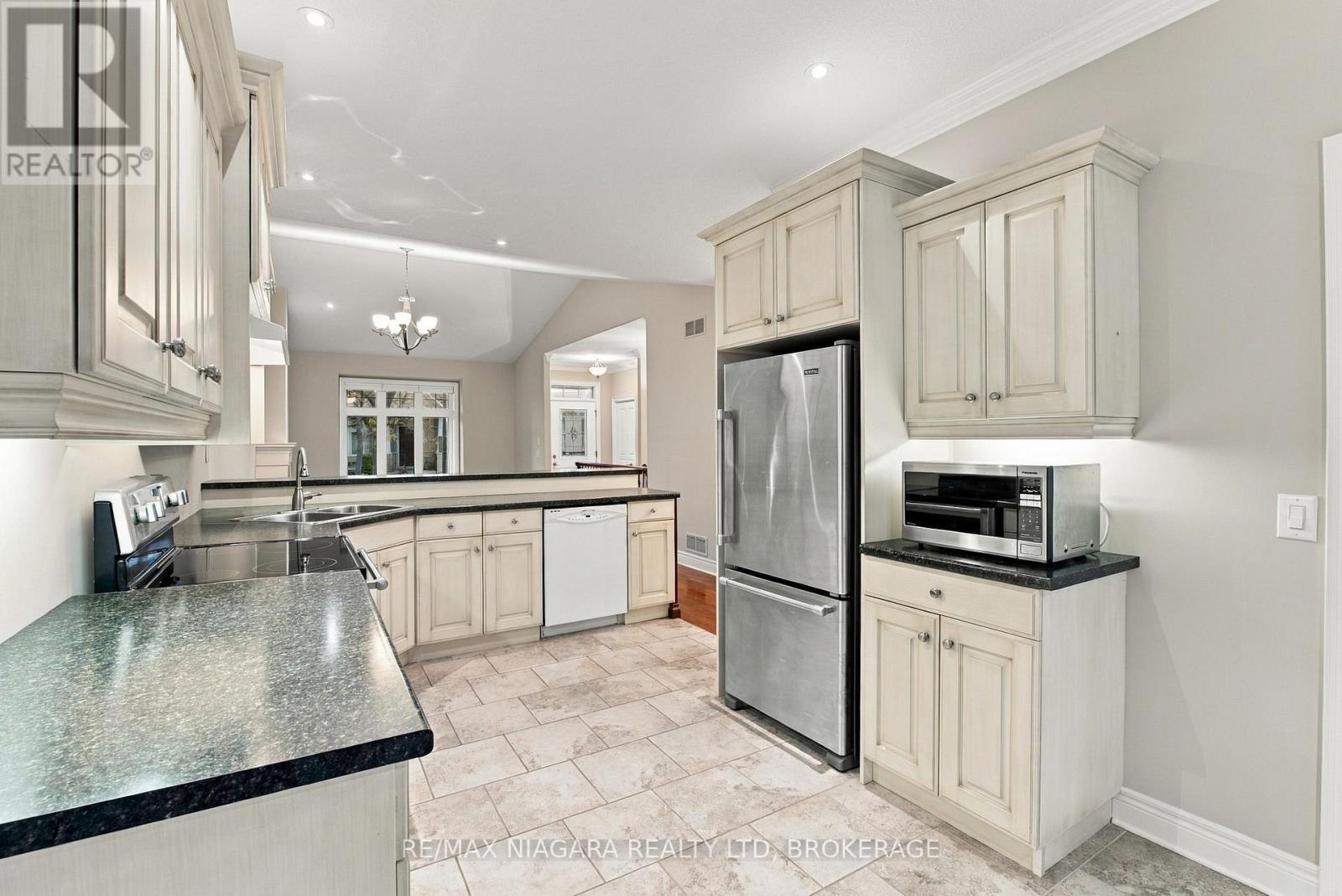 17 - 92 Loretta Drive, Niagara-On-The-Lake, Ontario  L0S 1T0 - Photo 15 - X14092902