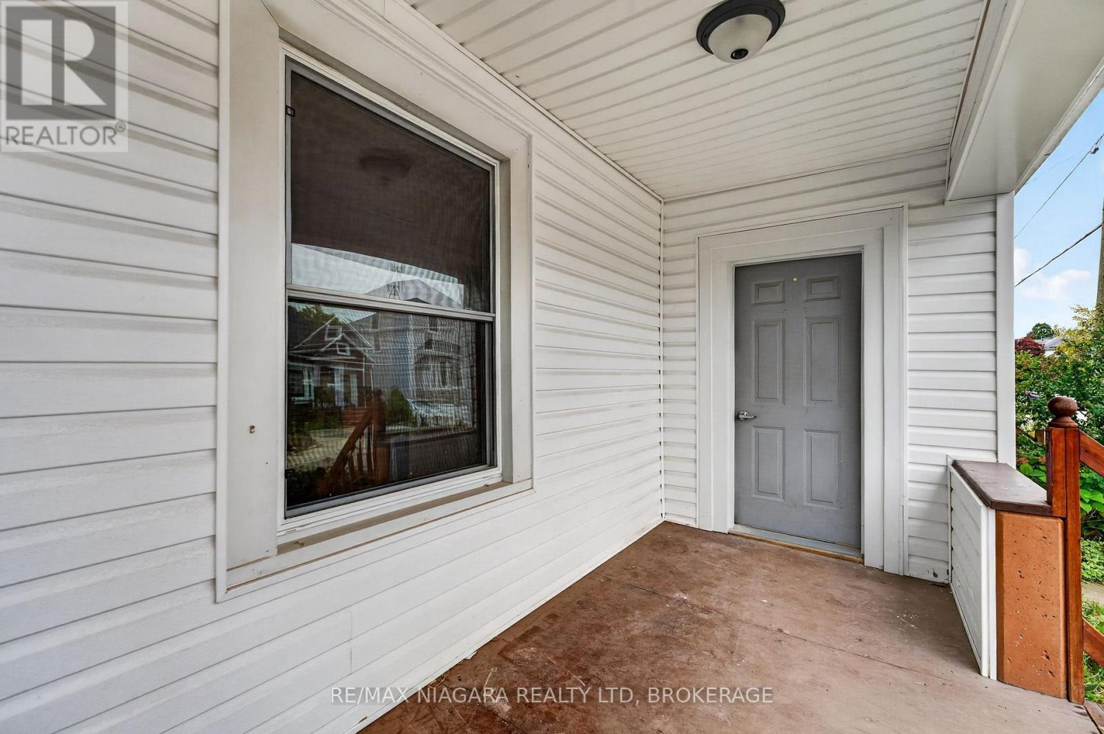 44 Lowell Avenue, St. Catharines, Ontario  L2R 2E1 - Photo 5 - X14094084