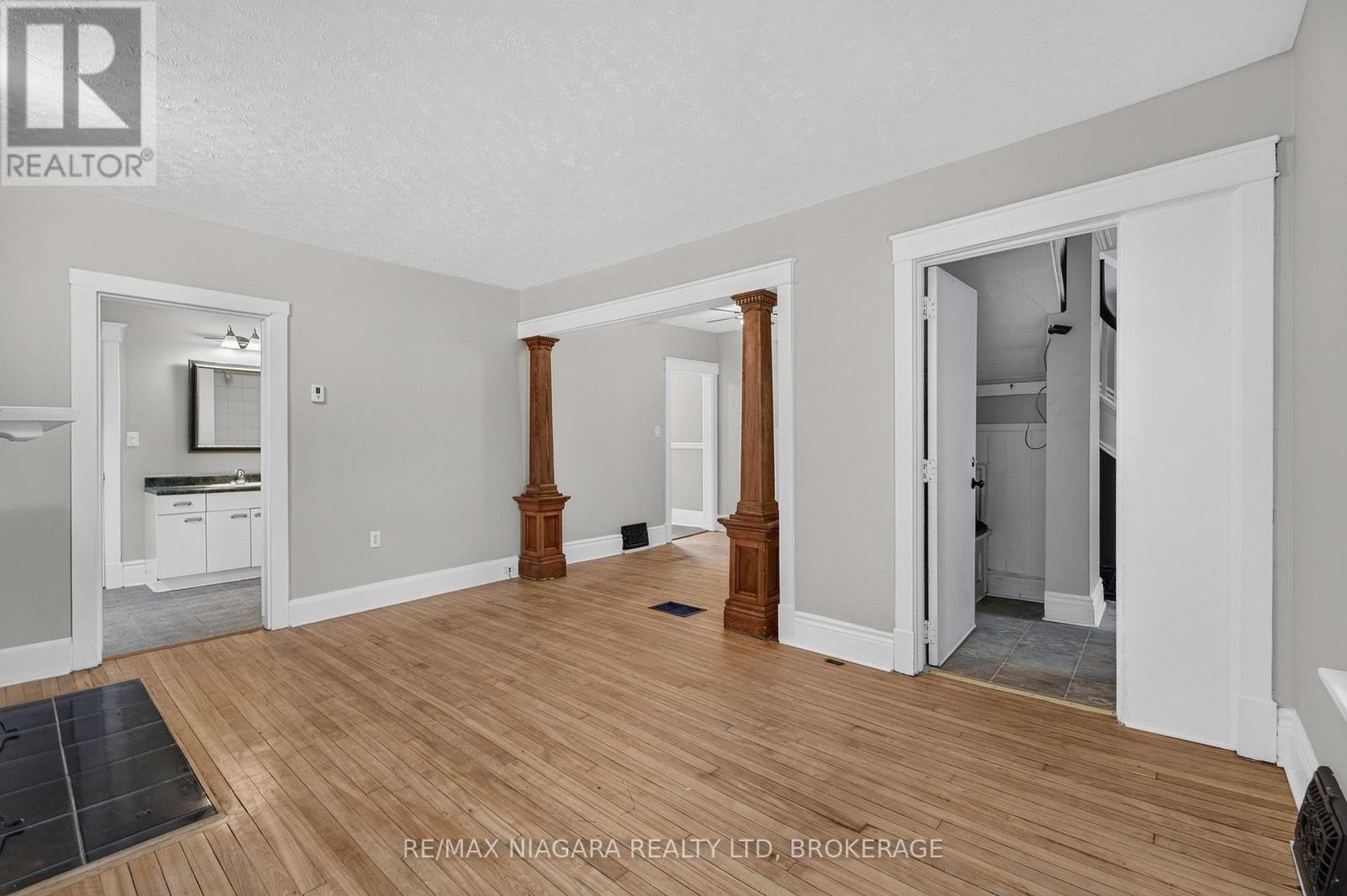 44 Lowell Avenue, St. Catharines, Ontario  L2R 2E1 - Photo 7 - X14094084