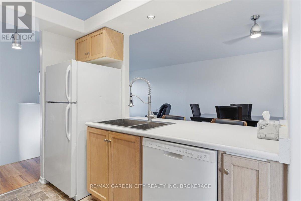 4 Fox Trail Drive, St. Catharines, Ontario  L2S 3T7 - Photo 8 - X14096496