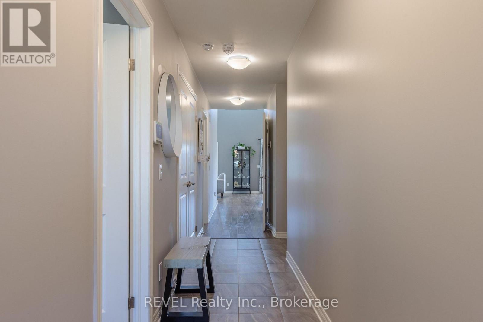 20 Elliot Street, Thorold, Ontario  L2V 0E6 - Photo 5 - X14096538