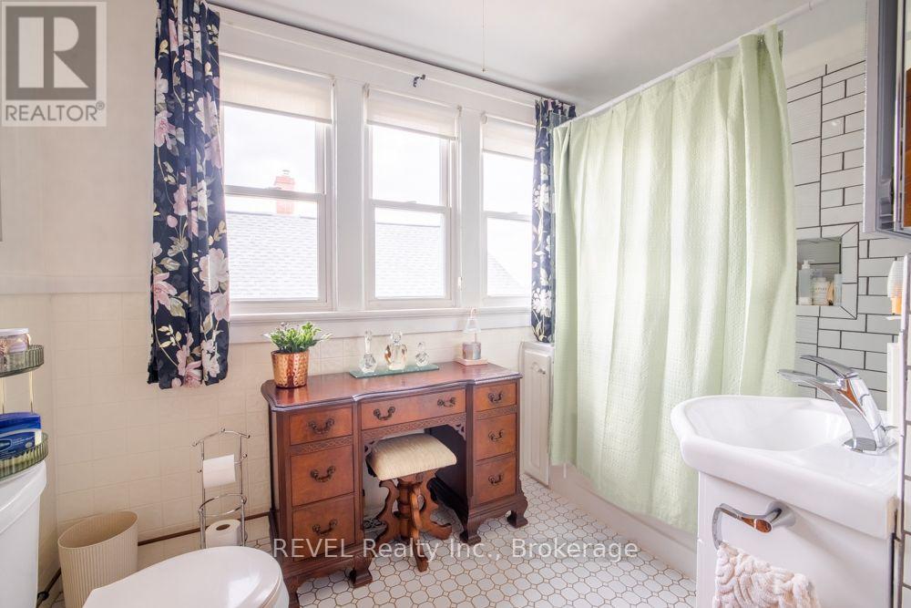 550 Lakeshore Road, Fort Erie, Ontario  L2A 1B5 - Photo 25 - X14096852