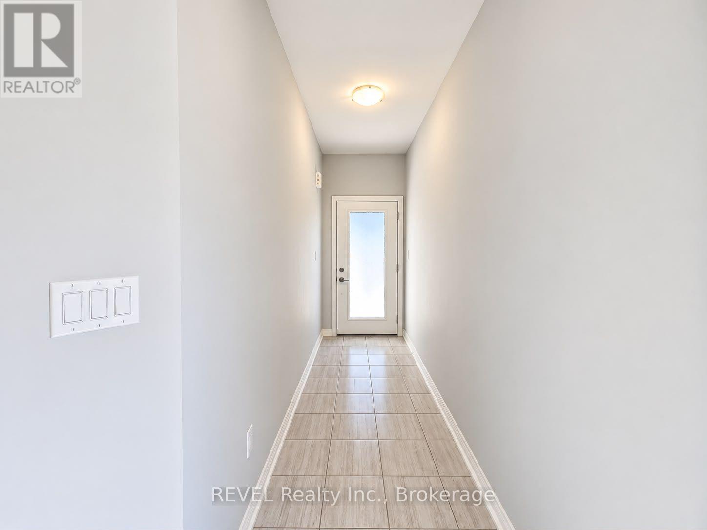 71 #upper - 4552 Portage Road, Niagara Falls, Ontario  L2E 6A8 - Photo 3 - X14096856