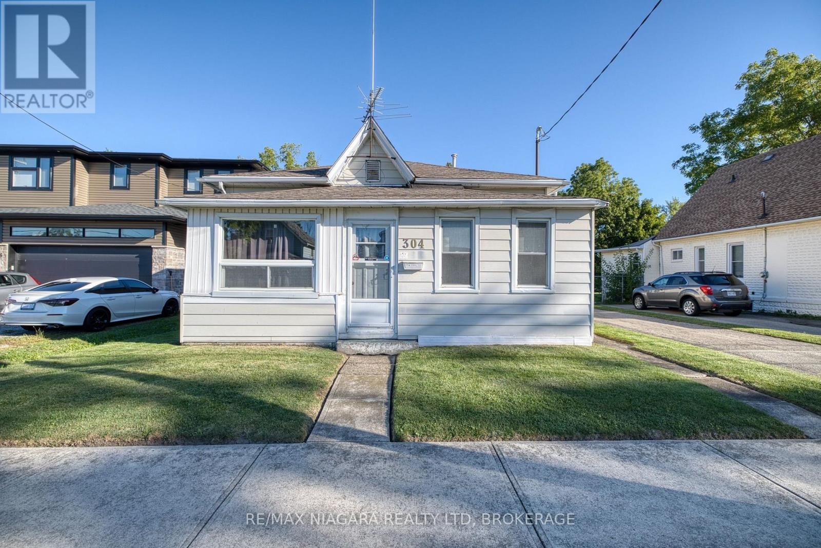 304 Jarvis Street, Fort Erie, Ontario  L2A 2S8 - Photo 2 - X14096980
