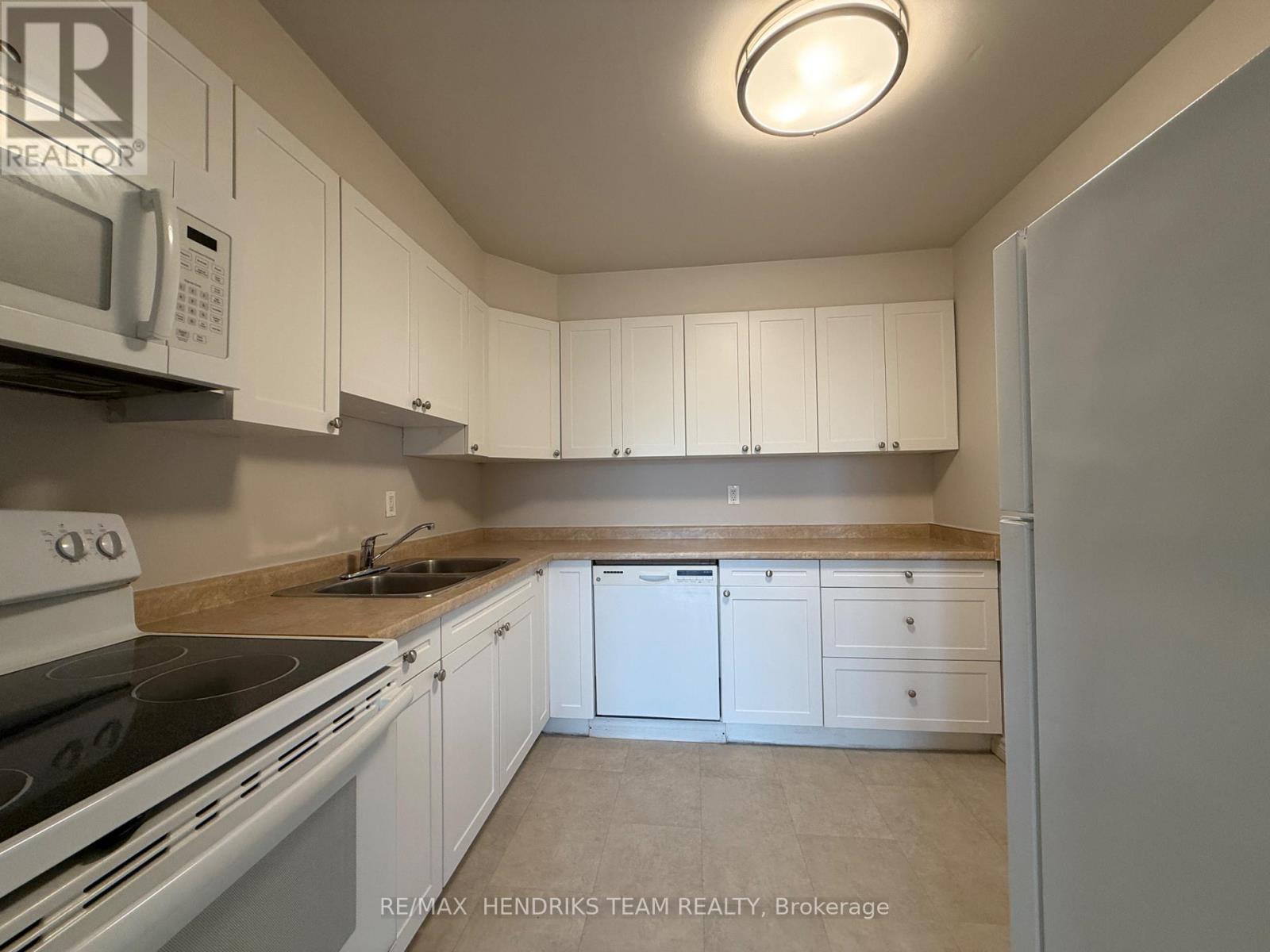 606 - 64 Windward Street, St. Catharines, Ontario  L2M 4H3 - Photo 3 - X14098598