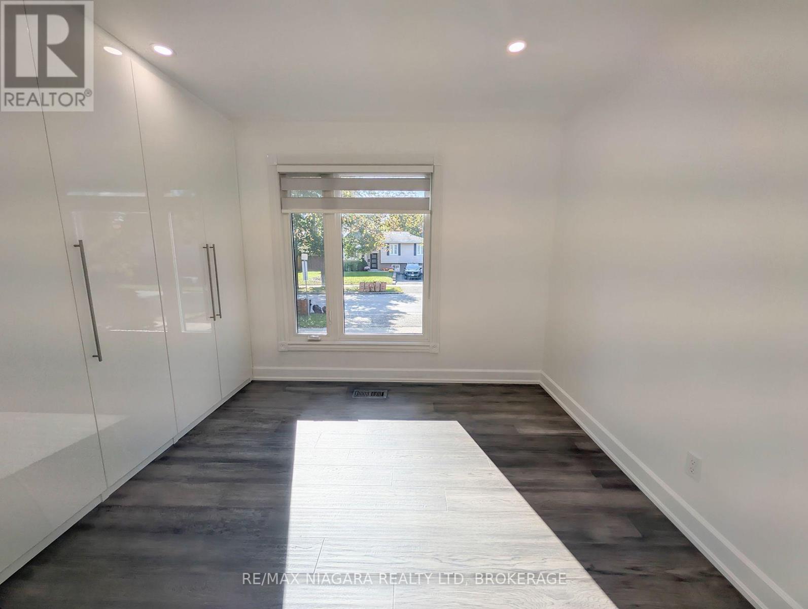 2474 Bridge Road, Oakville, Ontario  L6L 2H2 - Photo 17 - W14098822