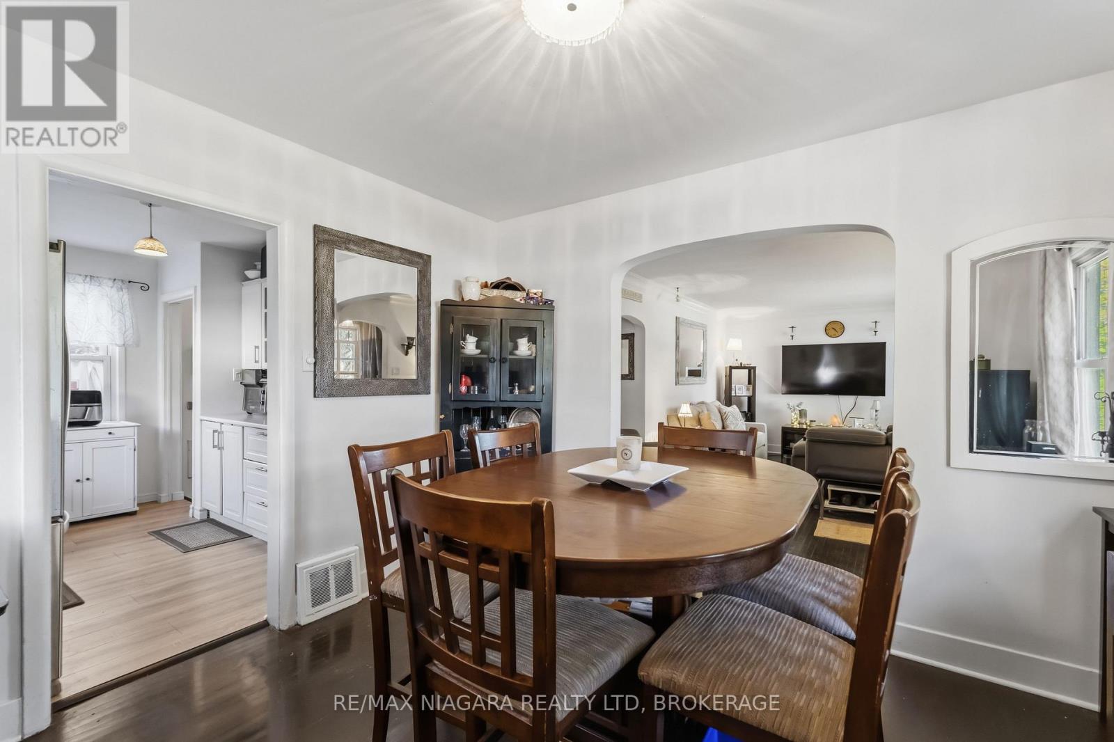 4 Walker Avenue, St. Catharines, Ontario  L2N 3L6 - Photo 11 - X14099266