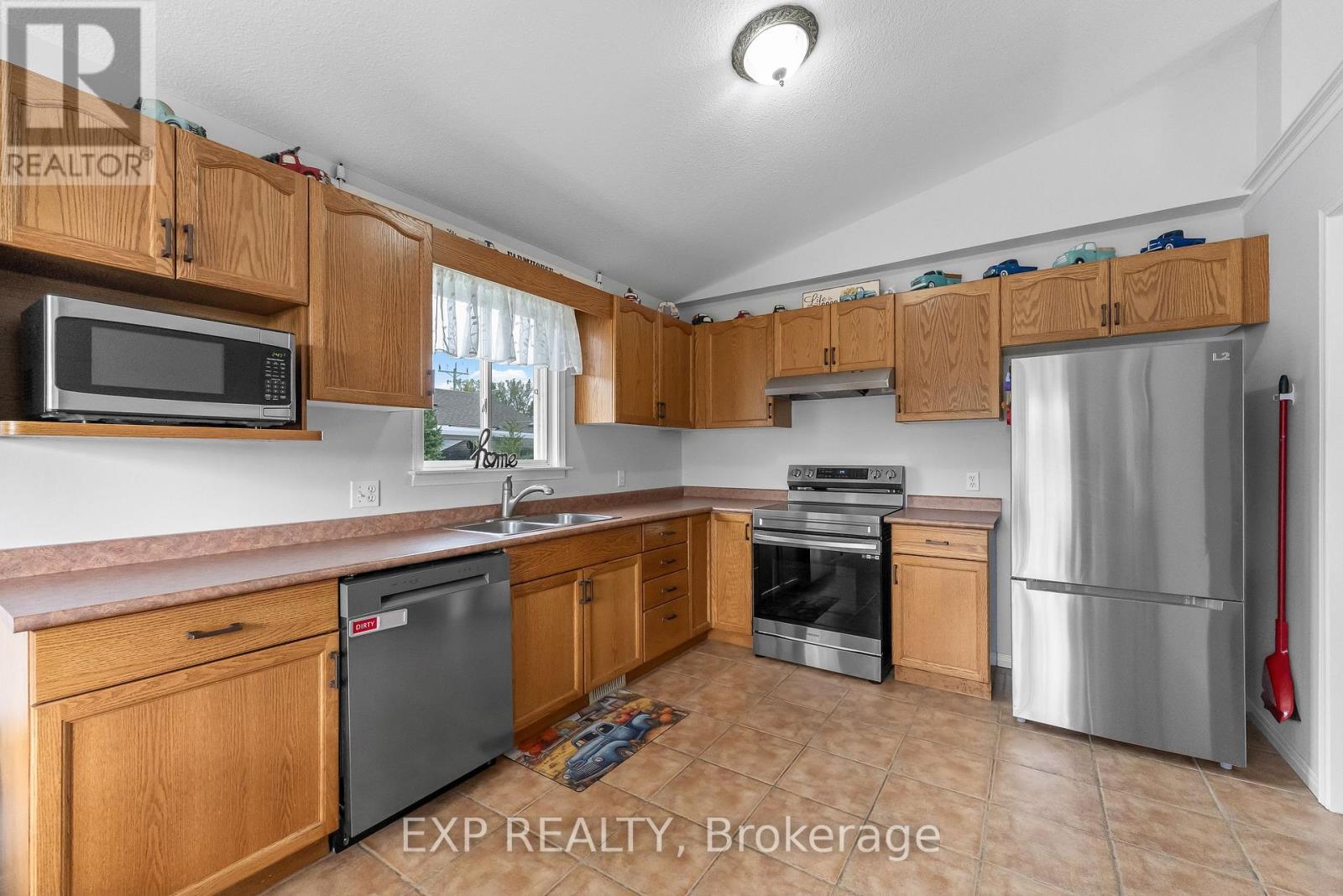 1490 Nigh Road, Fort Erie, Ontario  L2A 5M4 - Photo 6 - X14099420