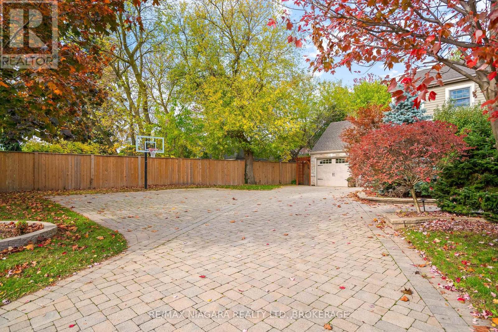 851 Charlotte Street, Niagara-On-The-Lake, Ontario  L0S 1J0 - Photo 2 - X14099460