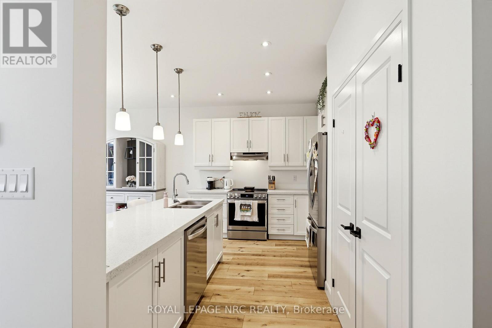 78 Beach Walk Crescent, Fort Erie, Ontario  L0S 1B0 - Photo 4 - X14100638