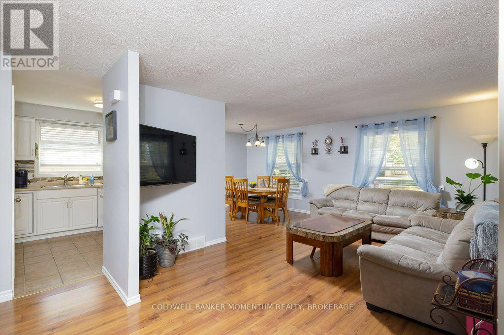 6564 Charnwood Avenue, Niagara Falls, Ontario  L2H 1Y9 - Photo 5 - X14100954