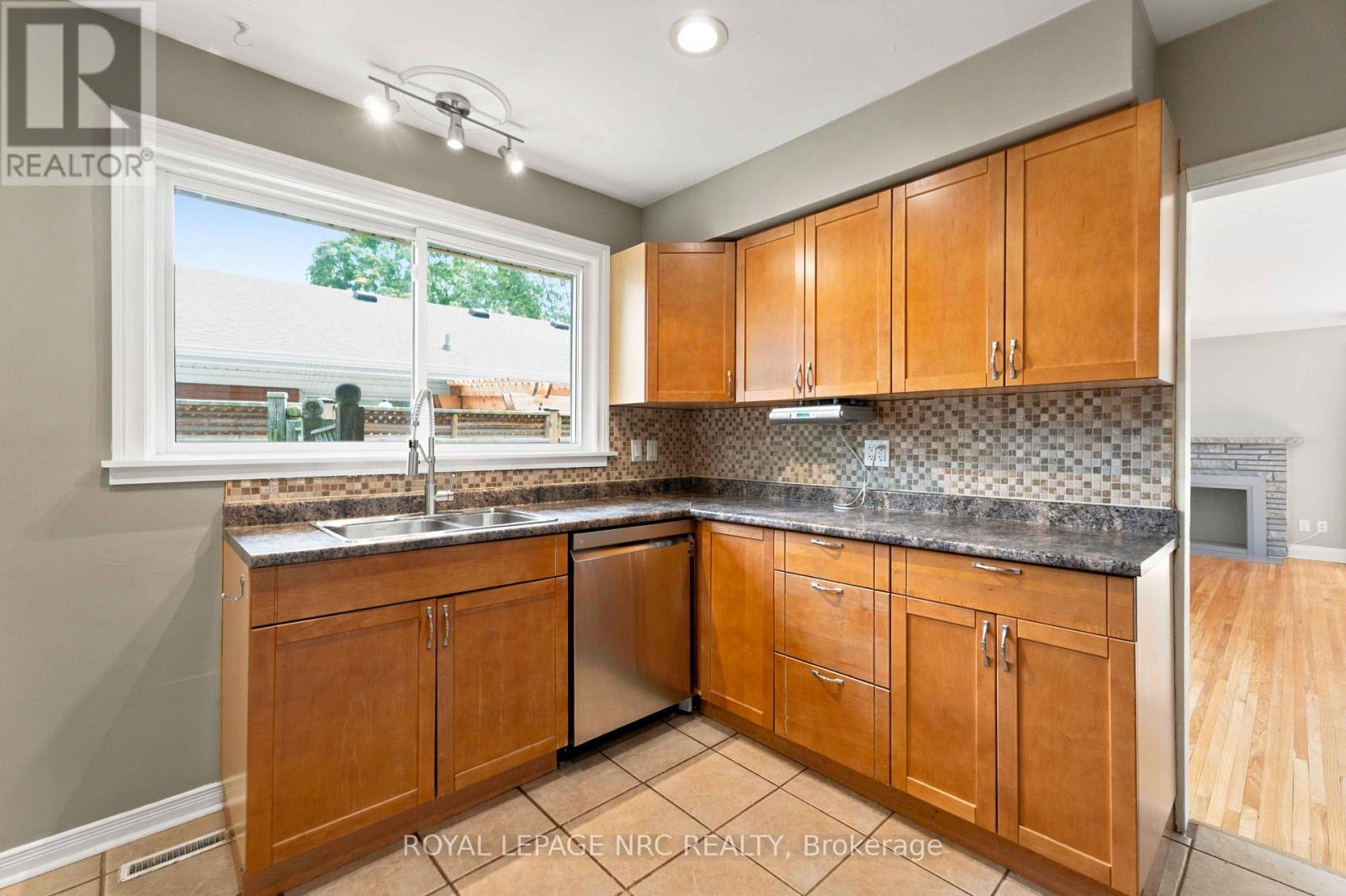 45 Woodcroft Crescent, Welland, Ontario  L3C 2H6 - Photo 11 - X14101752